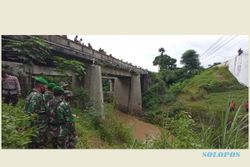 Kecelakaan Mobil Dihantam KA di Sragen: Puluhan Tentara & Sukarelawan Cari Pelda Eka Budi