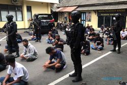 10 Berita Terpopuler : Kantor BPR di Solo Digeruduk, Polisi Tangkap 37 Orang