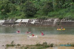 Bahaya! Sungai Bengawan Solo Tercemar Mikroplastik dan Logam Berat, Dari Mana Asalnya?