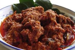 Benarkah Rendang Bikin Gagal Diet, Cek Kalorinya di Sini