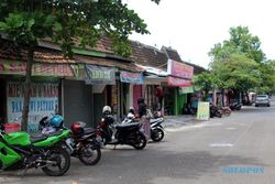 Pemkab Sragen Setop Penarikan Retribusi 303 Pedagang Jl WR Supratman