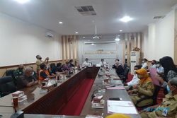 Pengrajin Tahu & Tempe Kartasura Wadul ke DPRD Sukoharjo Soal Kedelai Mahal