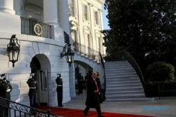 Akhiri Jabatan Presiden AS, Trump Tinggalkan Gedung Putih