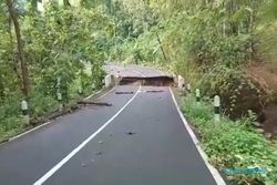 Jembatan Penghubung Paranggupito Wonogiri dan Sadeng Gunung Kidul Putus