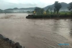 Hujan Deras 3 Jam, Tanggul Sungai Gamping Burikan Klaten Jebol di 2 Tempat
