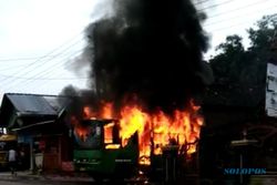 Bus Terbakar di Boyolali Gegara Korsleting, Ini Penampakannya
