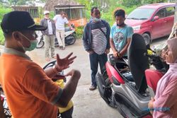 Siaga! Warga Lereng Merapi di Klaten Isi Bagasi Motor dengan Tas Siaga Bencana