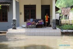 Warga Korban Banjir Pesu Klaten Masih Mengungsi, Jalur Alternatif ke Gunung Kidul Masih Ditutup