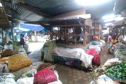 Jateng di Rumah Saja, Pembeli Pasar Tradisional Belanja Via Online