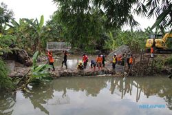 Tambal Tanggul Penyebab Banjir di Pesu Klaten, Tim Gabungan Harus Berkejaran Dengan Cuaca