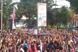 Jokowi Picu Kerumunan Massa di NTT, Begini Respons Ahli Kesehatan UI