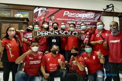 Suporter Serukan Vijaya Fitriyasa dan Manajemen Baru Persis Solo Duduk Bersama