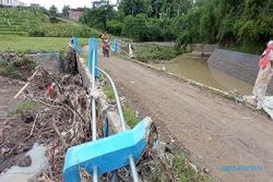 Jembatan Kedungwaduk Sragen Ambyar Diterjang Banjir