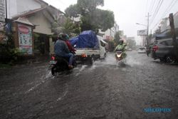Hujan Deras, Viaduk Gilingan Dan Beberapa Ruas Jalan Solo Tergenang