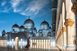 Foto-Foto Kemegahan Sheikh Zayed Grand Mosque Abu Dhabi, Masjid Di Gilingan Solo Akan Seperti Ini?