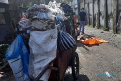 Petugas Sampah di Solo Meninggal Saat Bekerja Pindahkan Sampah