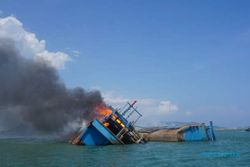 KKP Tenggelamkan 2 Kapal Illegal Fishing, Kali ini Berbendera Malaysia