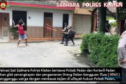 Bak Adegan Film Silat, Polisi Bekuk Orang Gangguan Jiwa Bersenjata Pedang Di Pedan Klaten