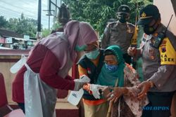 Vaksinasi Covid-19 Sukoharjo: Aparat TNI-Polri Dikerahkan Jemput Warga Lansia