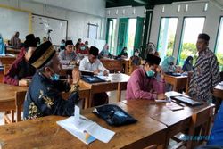 Balai Bahasa Provinsi Jateng Ajak Santri di Rembang Kreatif Menulis Cerpen