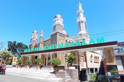 Pesona Masjid Baitussalam Tangen Sragen, Perpaduan Arsitektur Jawa dan Timur Tengah