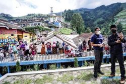 Nepal Van Java Kaliangkrik Magelang Bikin Menteri Sandiaga Penasaran Nginap
