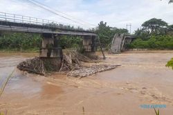 Ngeri! Pria Ini Ceritakan Kondisi Jembatan Patihan Madiun 10 Menit Sebelum Diterjang Arus