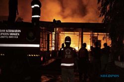 Kebakaran Hanguskan Rumah dan Toko Grosir Pertanian di Masaran Sragen