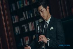 Deretan Jam Tangan Mewah Song Joong Ki dalam "Vicenzo"