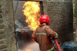 Kebakaran 5 Rumah di Tanon, 4 Warga Dilarikan ke RSUD
