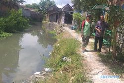 Warga Keluhkan Bau Tak Sedap di Sungai Kampung Klaten, Ternyata Ini Penyebabnya