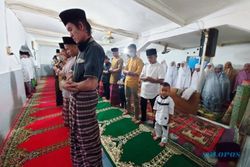 Jamaah Naqshabandiyah Padang Rayakan Idul Fitri Hari Ini