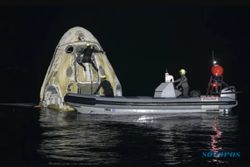 Crew Dragon SpaceX  Bawa Pulang 4 Astronaut ke Bumi