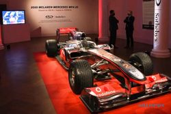 Mobil Legenda F1 McLaren Lewis Hamilton Masuk Lelang