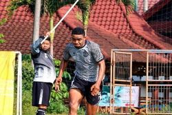 Osas Saha Dirumorkan ke Sriwijaya FC, Begini Tanggapan Bhayangkara Solo FC