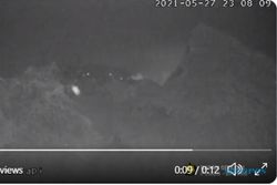 Kilatan Cahaya Diduga Meteor Jatuh Tak Berdampak Pada Aktivitas Gunung Merapi