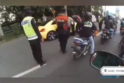 Video Detik-Detik Remaja Pengemudi Mobil VW Terobos Penyekatan Hingga Tabrak Polisi Klaten