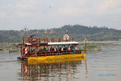 Perahu Wisata Rawa Jombor Diizinkan Beroperasi hingga Pukul 21.00 WIB