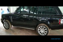 KPK Lelang Range Rover Bekas Koruptor, Berminat?