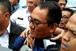 Andi Arief Sangkal Mahfud MD soal Penanganan KPK