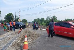 Awas, Ada Perawatan Rel Kereta di Jalan Raya Madiun-Surabaya