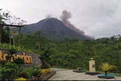 Lereng Gunung Merapi di Klaten Dilanda Hujan Abu Tipis Pagi Ini