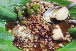 Nasi Pindang, Rawon Versi Kudus dengan Daging Kerbau
