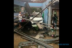 Hujan Angin Sukoharjo: 9 Rumah Rusak, Atap Parkiran Luwes Gentan Ambruk