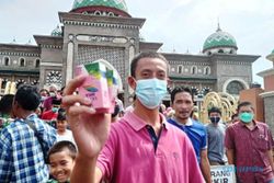 Perkuat Imun Masyarakat, Pemkab Banjarnegara Bagikan Ribuan Susu Kotak