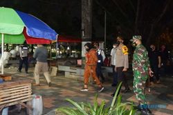 Bupati Sri Mulyani Sidak PKL di Alun-Alun Klaten Malam-Malam