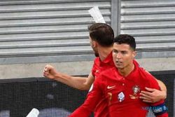 Rayakan Gol ke Gawang Prancis, Cristiano Ronaldo Dilempari Botol Coca Cola