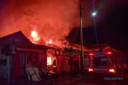 Korsleting Saat Isi Daya Sepeda Listrik, 3 Rumah Di Sondakan Solo Terbakar