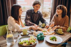 PPKM Darurat, Nongkrong Makan Di Warung Dan Restoran Solo Dilarang!