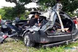 Terlibat Tabrakan Beruntun di Tol Boyolali, Mobil Disopiri Warga Laweyan Solo Ringsek